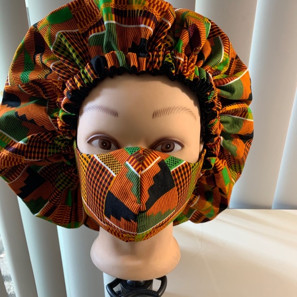 African fabrics and satin hair bonnet - Picture 2 of 5
